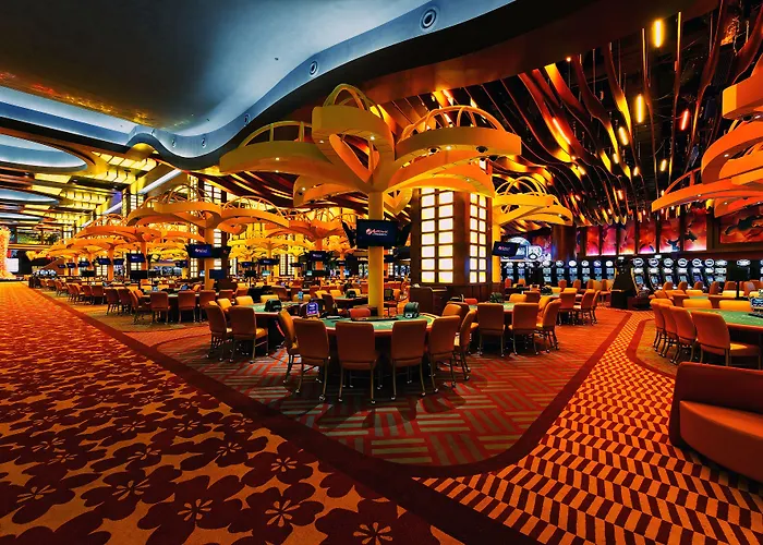 Resorts World Sentosa - Festive Hotel